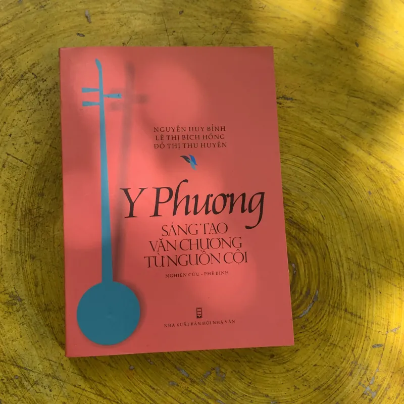 Y PHƯƠNG SÁNG TẠO VĂN CHƯƠNG TỪ NGUỒN CỘI- nhiều tác giả 784995