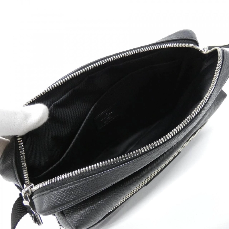 Túi đeo chéo Louis Vuitton Taiga Lama Outdoor Messenger PM M30233 - Hàng hiệu Chính hãng 767646