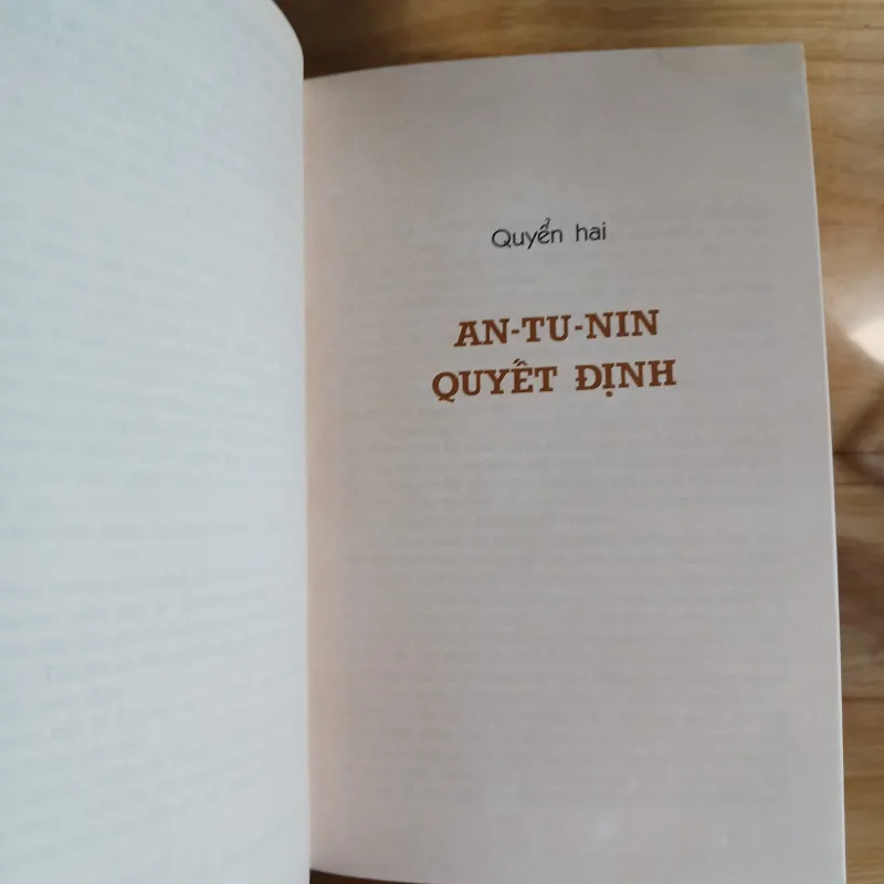 Trường Đào Tạo Bộ Trưởng (Tiểu Thuyết Bộ Ba) Nxb Cầu Vồng - Mi-kha-in Cô-lê-xnhi-cốp 799318