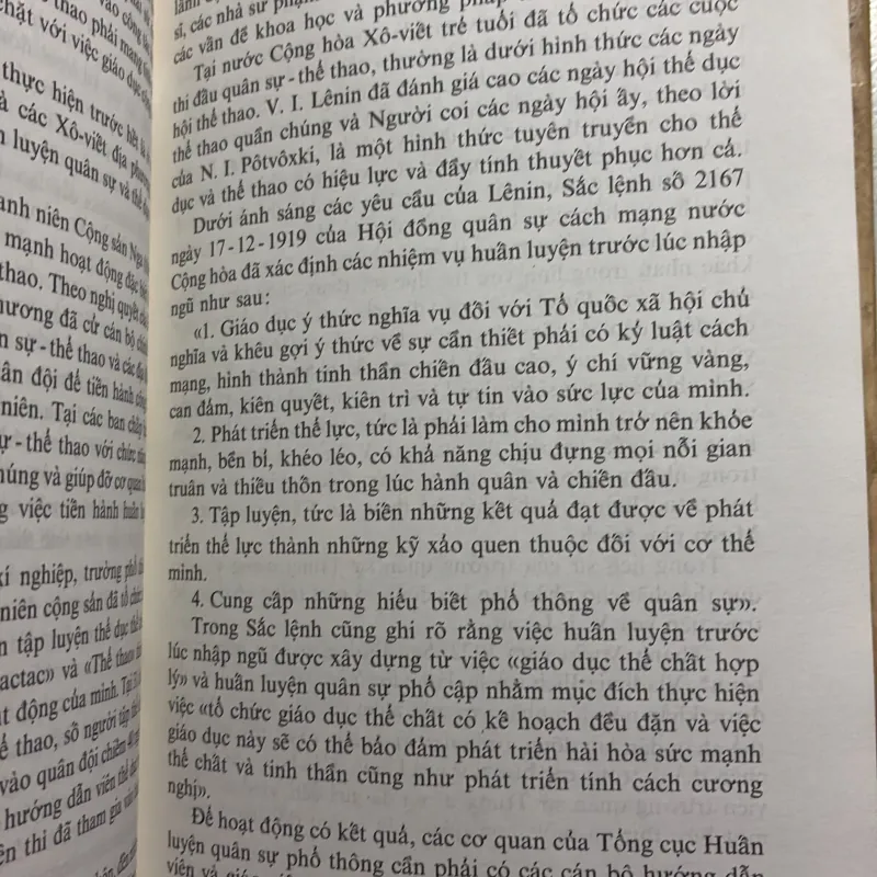 V.I. Lenin về giữ gìn sức khỏe của nhân dân lao động và thể dục thể thao - 1985s 745151