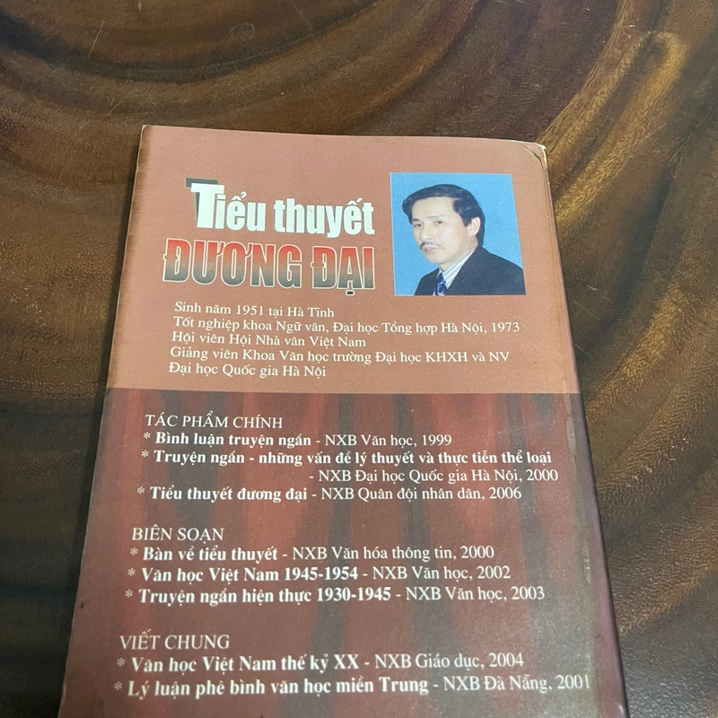 II Tựa sách: Tiểu Thuyết Đương Đại _ Tiểu Luận và Phê Bình Văn Học - Bùi Việt Thắng - 2006 456171