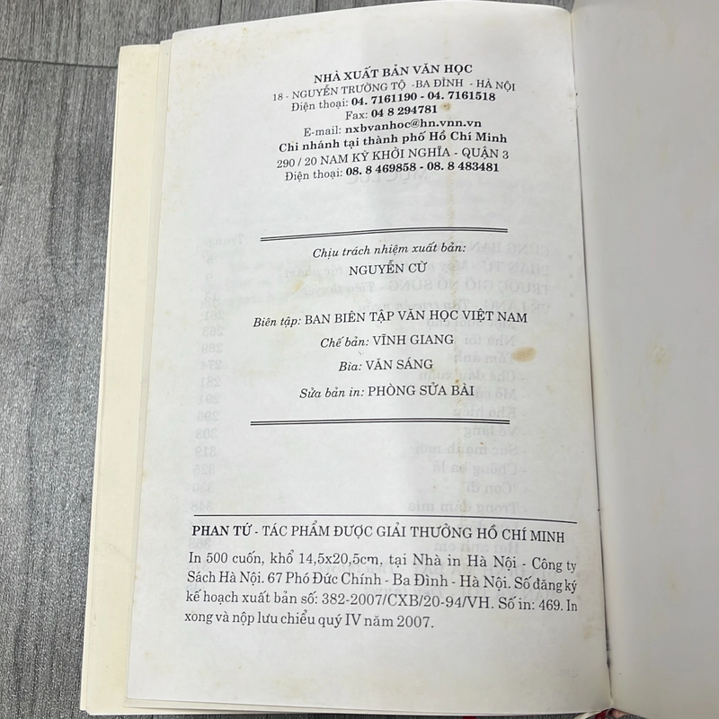 Phan tứ tác phẩm văn học được giải thưởng hồ chí minh. 3a4 542806