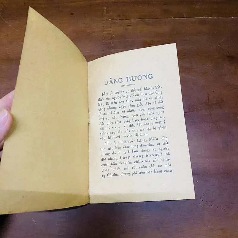 Dâng hương (năm 1963)  723294