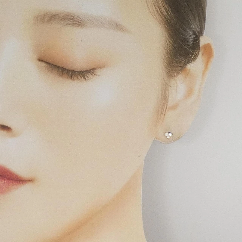 Bông tai kim cương hình trái tim Vandome - Hàng hiệu Authentic 843781