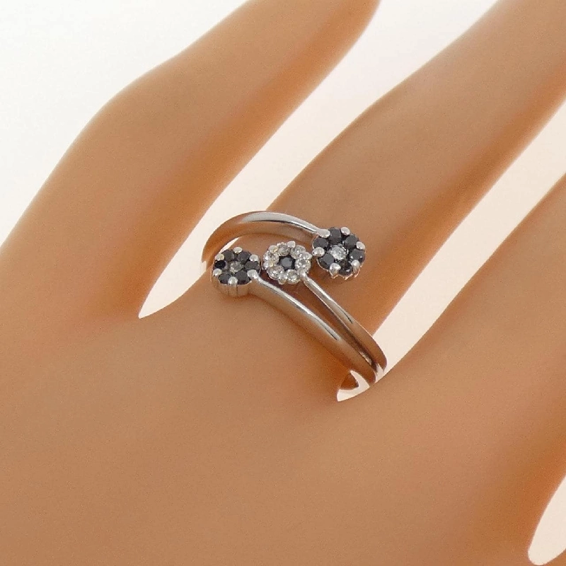 Nhẫn kim cương hoa K18WG 0.16CT - Hàng hiệu Authentic 851784