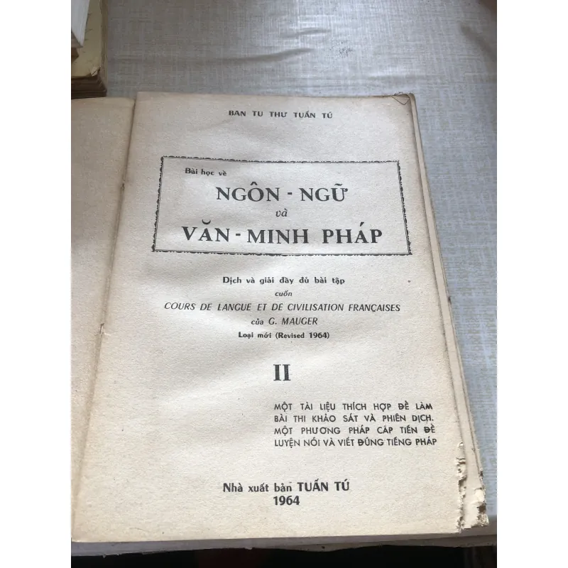 Bài học về ngôn ngữ và văn minh Pháp 993466