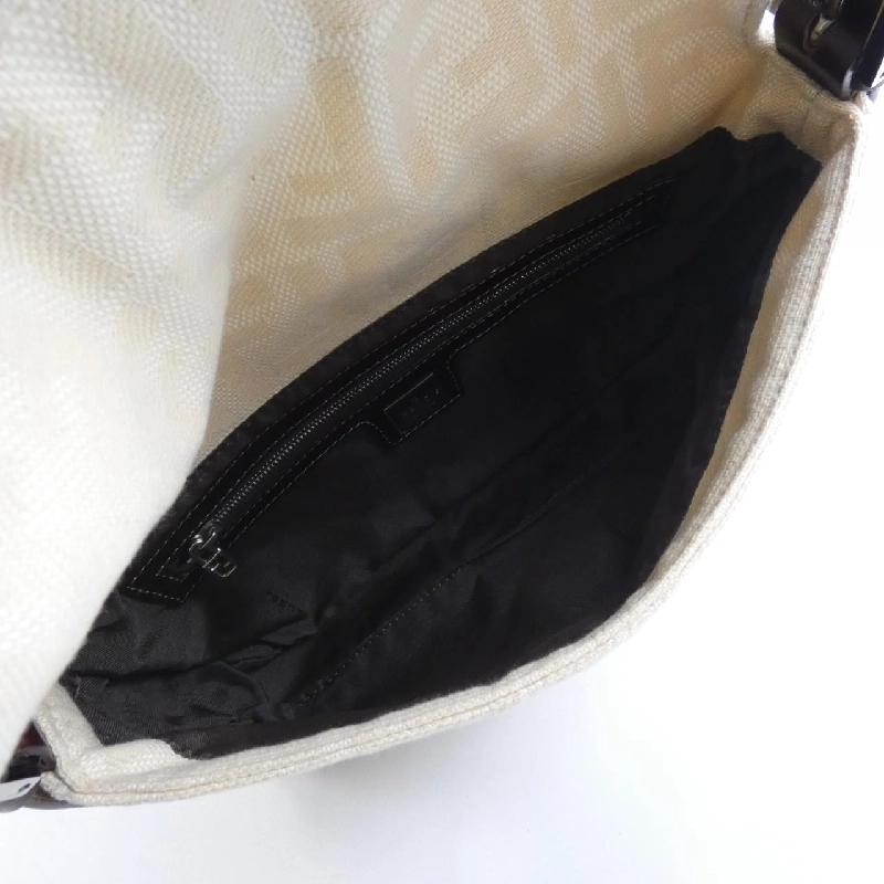 Túi xách vai Fendi Baguette 26424 - Hàng hiệu Chính hãng 802536