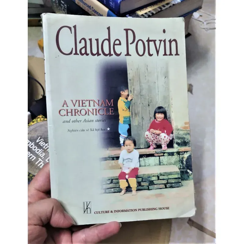 Sách ngoại văn - A VietNam Chronicle anh other Asian stories - Claude Potvin 933380