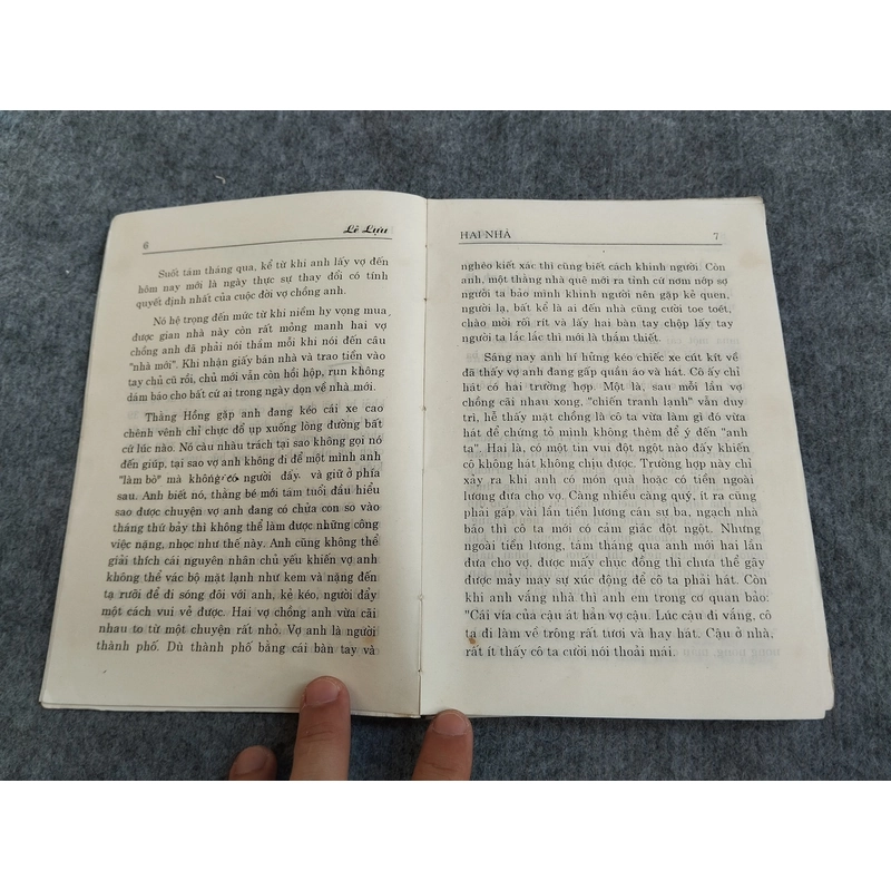 HAI NHÀ - LÊ LỰU 545863