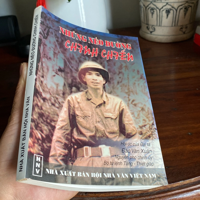 NHỮNG NẺO ĐƯỜNG CHINH CHIẾN (XB 2004) 493301