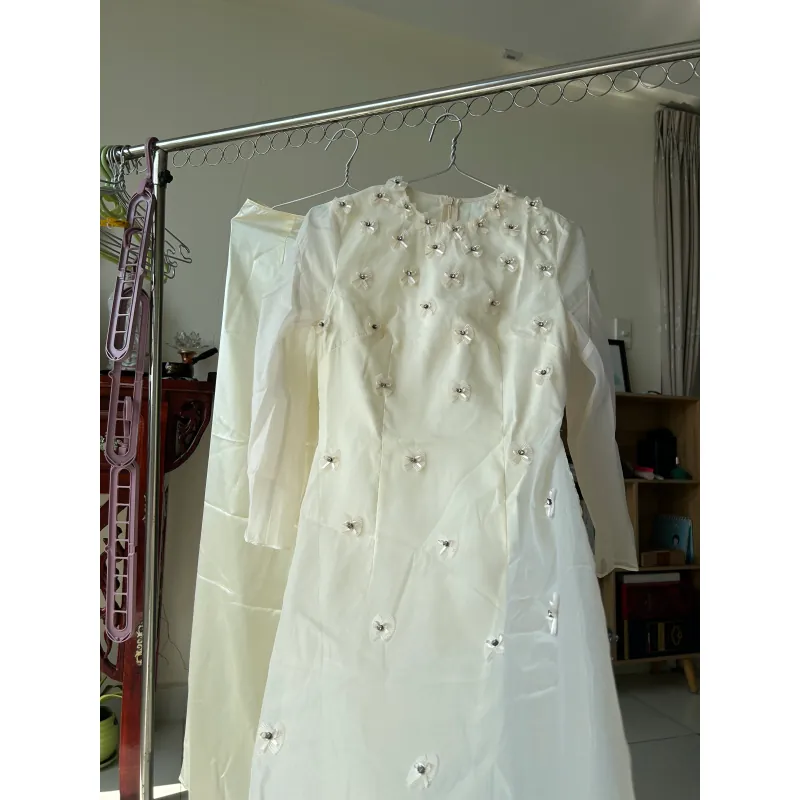 Áo dài đính hoa 785424