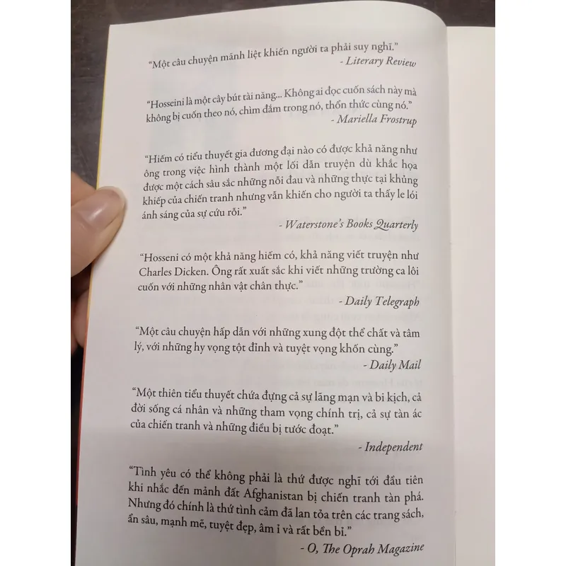 Ngàn mặt trời rực rỡ - Sách cũ 642576