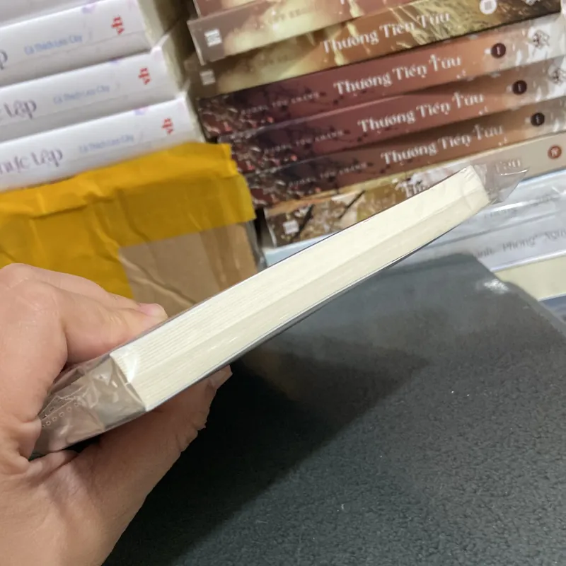 (Trinh thám) - Cánh cửa đóng kín - Asami Ishimochi 975647