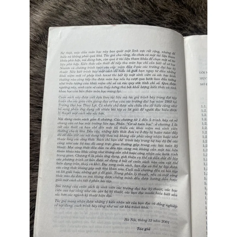 Cơ học trong môi trường liên tục (Phan Nguyên Di) 689009