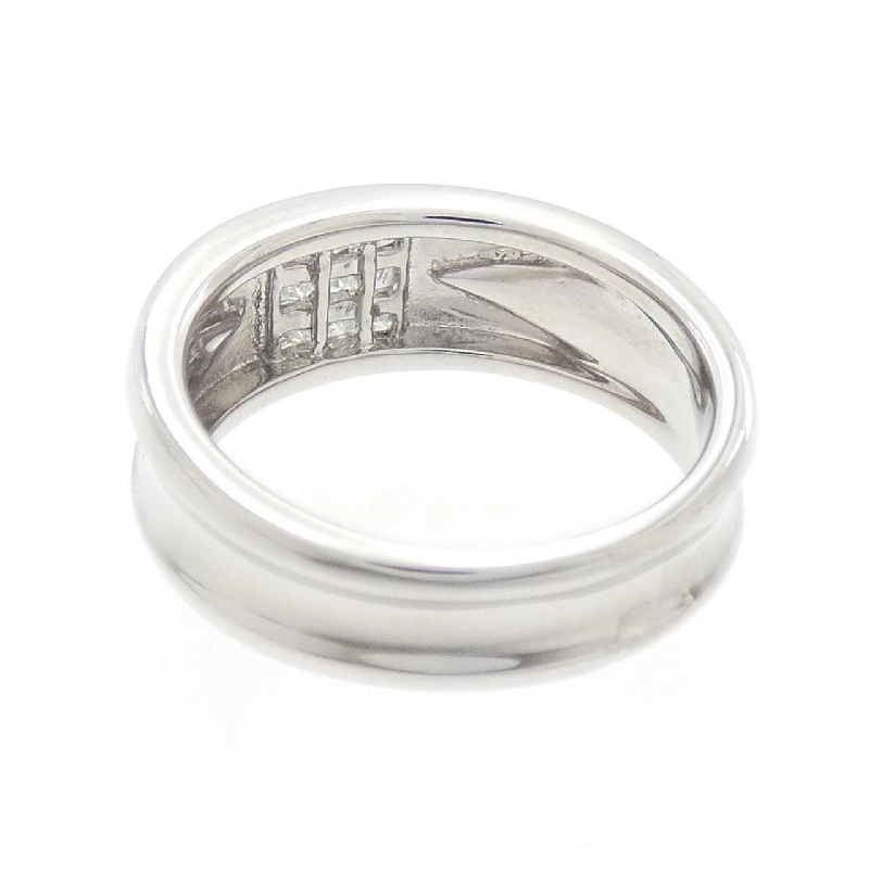 Nhẫn kim cương 750WG 669526