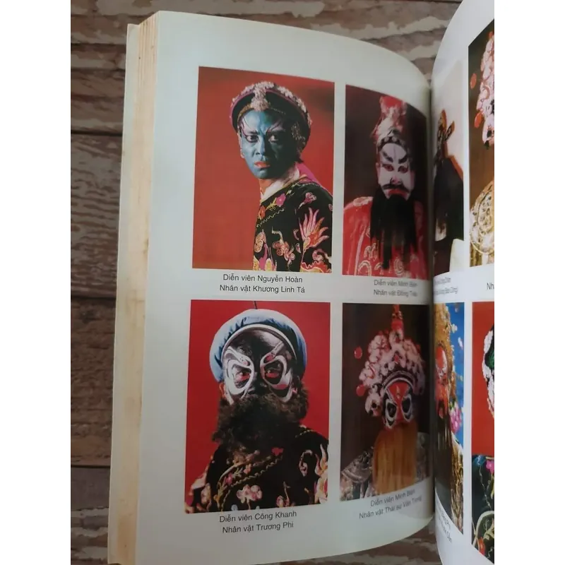 Nghệ thuật sân khấu hát bội - Lê Văn Chiêu  694452