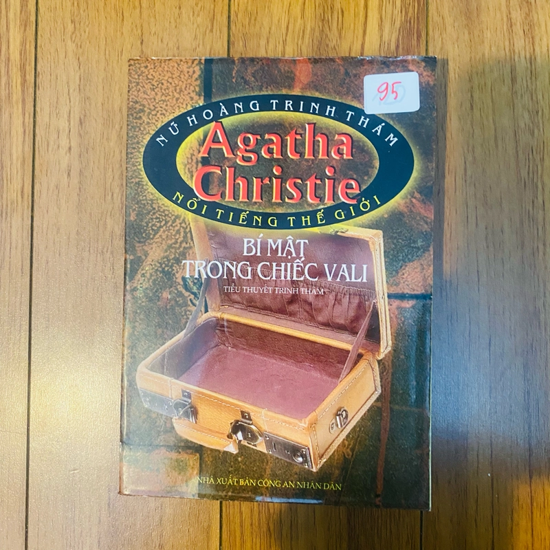 Bí Mật Trong Chiếc Vali- Tác giả: Agatha Christie- bìa mềm 201775