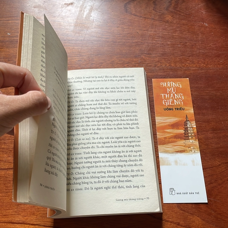 II Tiểu Thuyết Lịch Sử: Sương Mù Tháng Giêng - Uông Triều - 2015 517142