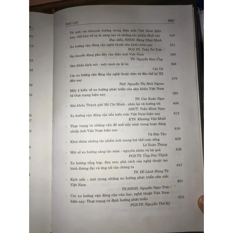 Nhận diện các xu hướng vận động và phát triển của văn học nghệ thuật Việt Nam hiện nay  732796