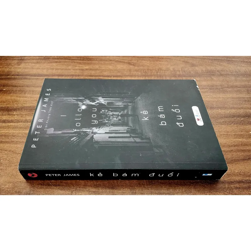 Tiểu thuyết KẺ BÁM ĐUỔI - Peter James 752002