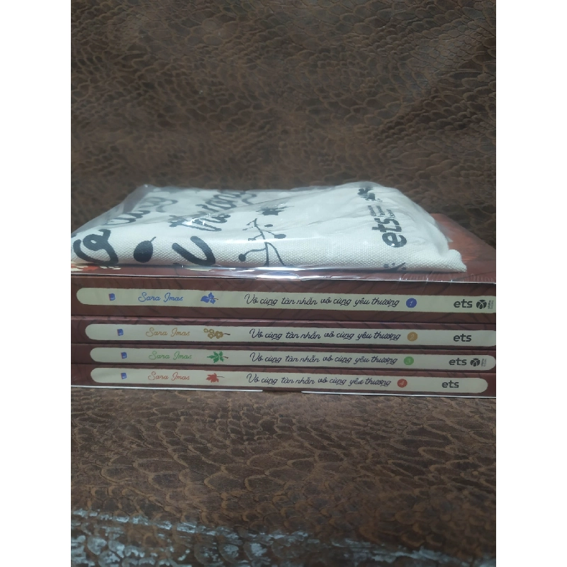 bộ 4 cuốn vô cùng tàn nhẫn vô cùng yêu thương mới 100% HCM2611 910574