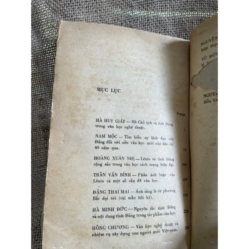 Mấy vấn đề lý luận văn học- hơn 500 trang  933631