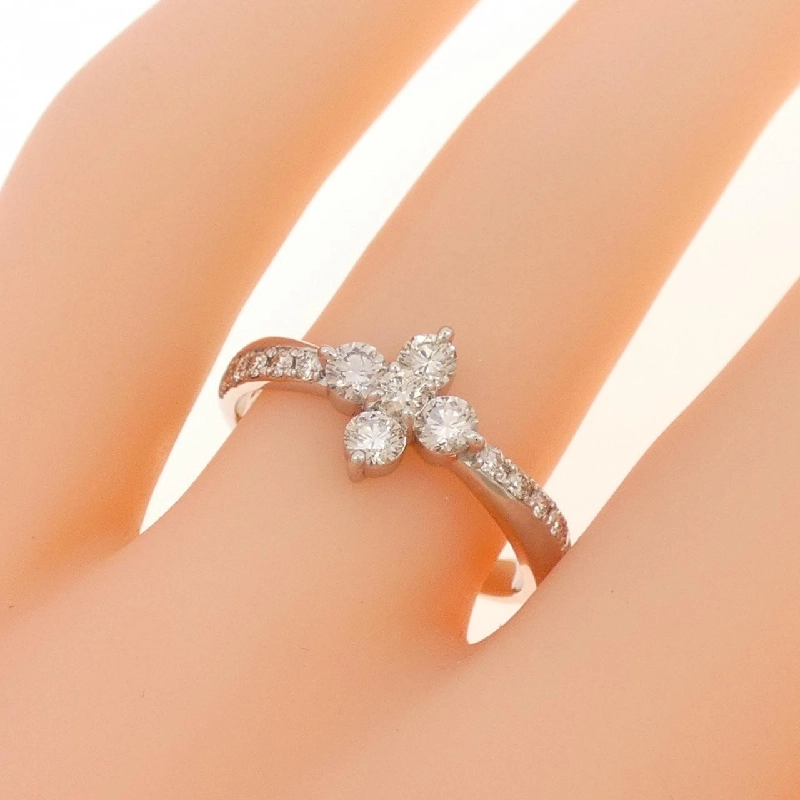 【Sản phẩm mới】Nhẫn kim cương PT950 hình hoa 0.50CT 671109