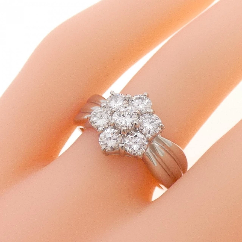 Nhẫn kim cương hoa PT900 1.00CT 670251