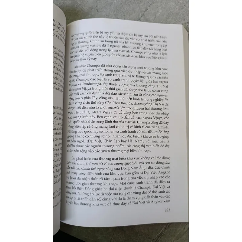 NGƯỜI VIỆT VỚI BIỂN - NGUYỄN VĂN KIM 789738