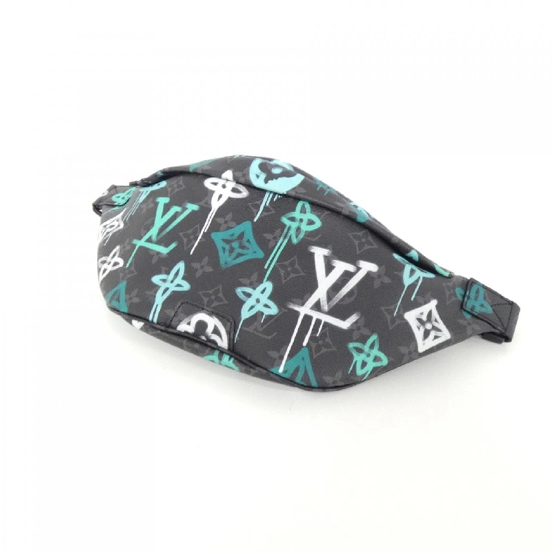 Túi đeo chéo Louis Vuitton Monogram Eclipse (LV Graffiti Veil) Discovery Bum Bag PM M21397 - Hàng hiệu Chính hãng 767951