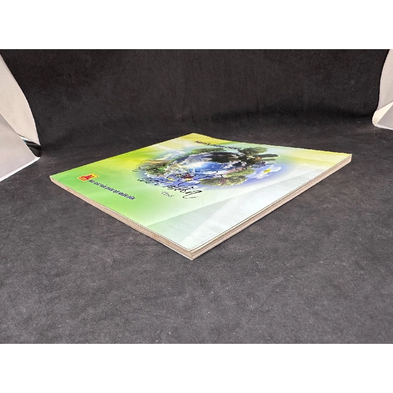 Gom Nhặt Cuối Mùa, Thơ (Có Chữ Ký Tác Giả), Nguyễn Thành Trung, 2016, Mới 80% (Ố Nhẹ) SBM270325 918349