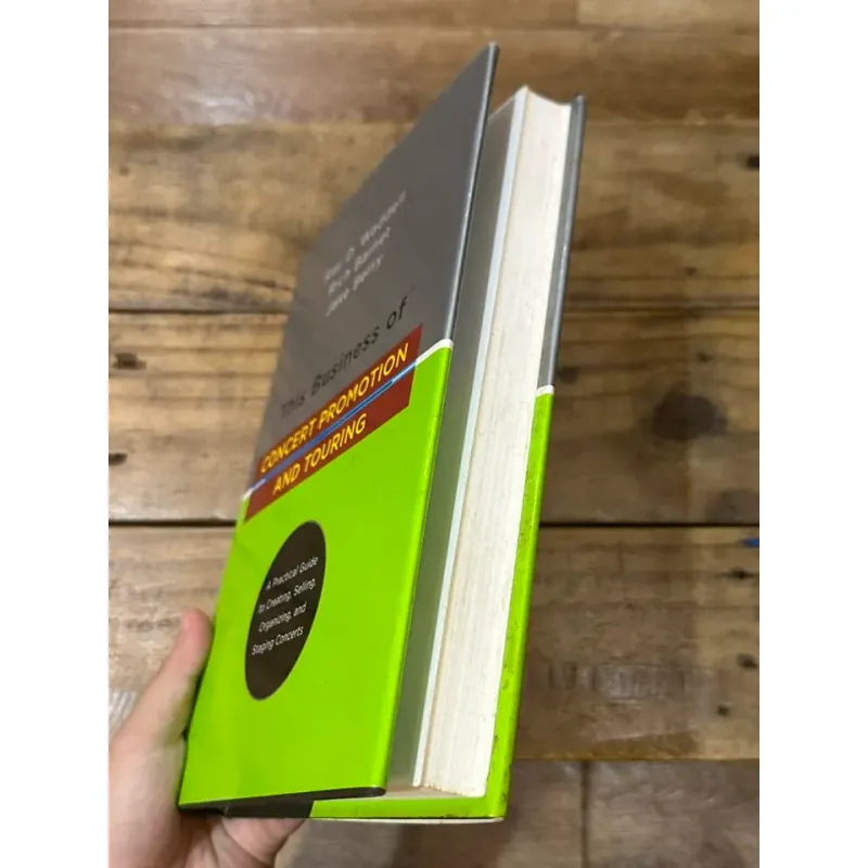 This Business of Concert Promotion and Touring - Clifford A. Bloom 730841