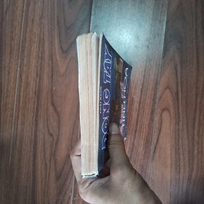 Đông tây kim cổ tinh hoa 552877