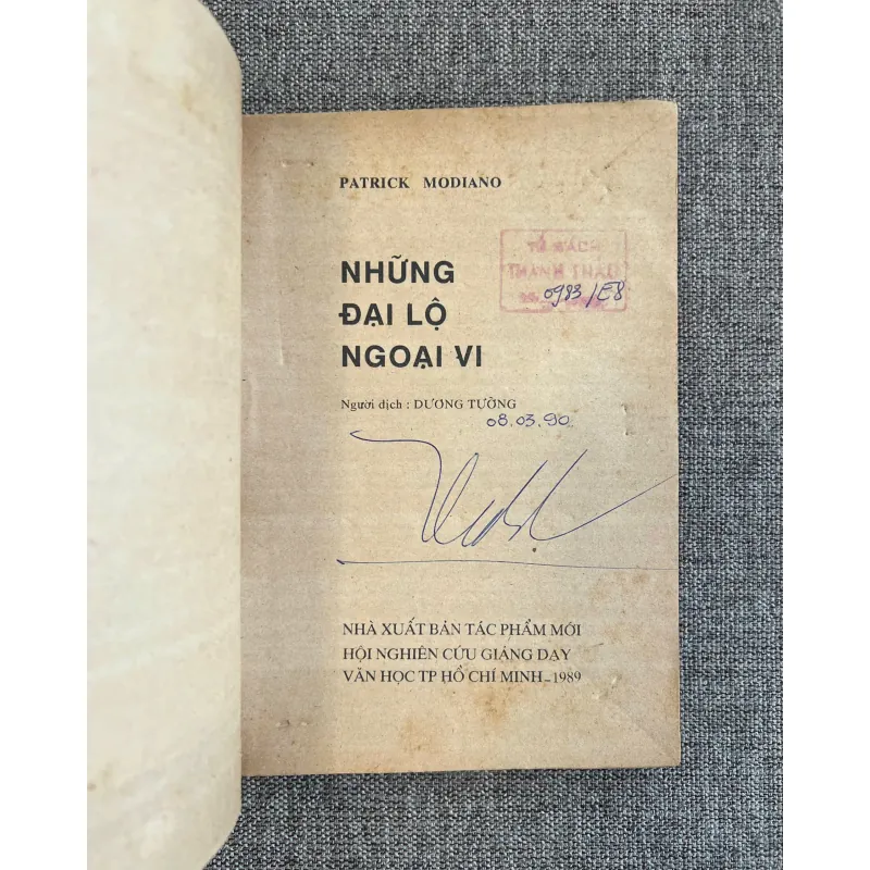 NHỮNG ĐẠI LỘ NGOẠI VI - Patrick Modiano (Nobel Văn học 2014) 994430