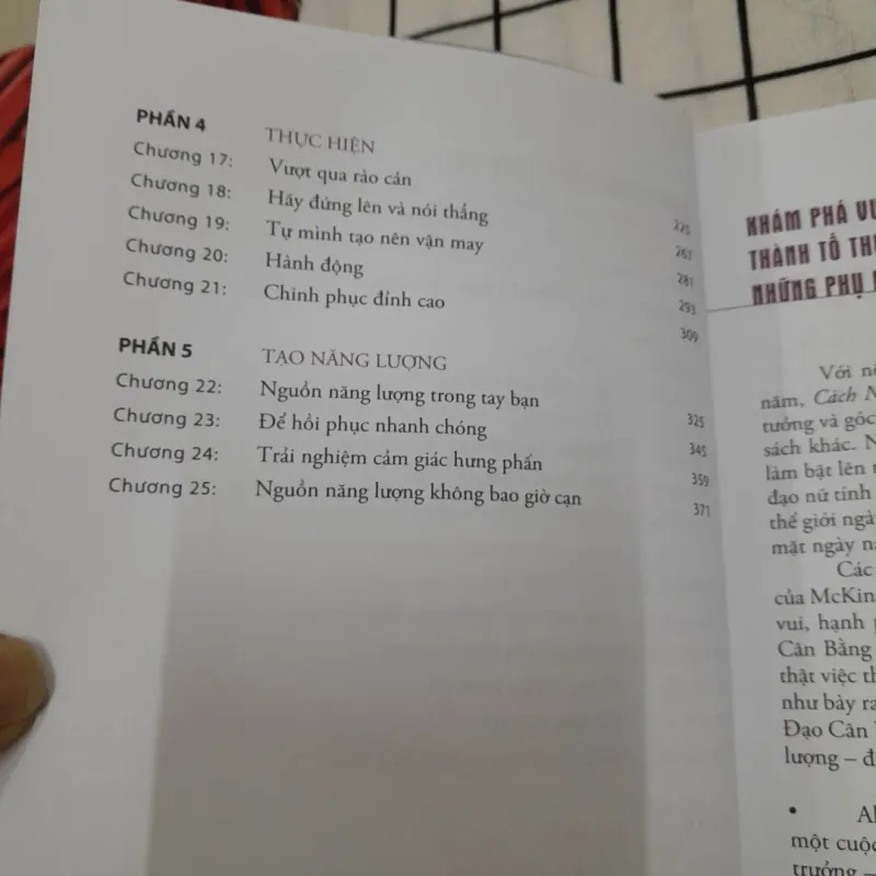 CÁCH PHỤ NỮ LÃNH ĐẠO. Tg. Nhóm chuyên gia JOANNA BARSH. .. 569667