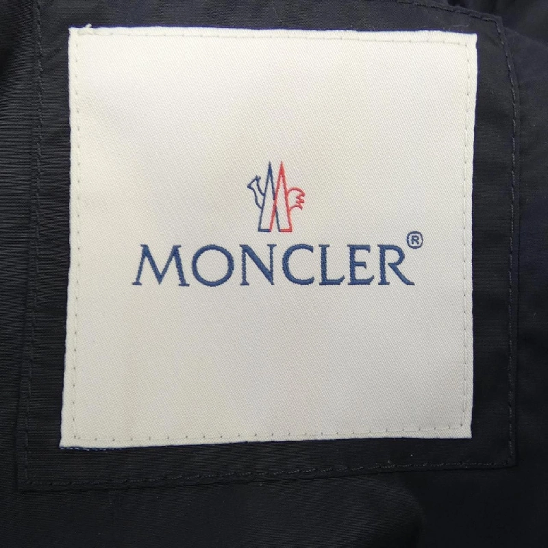 【Khuyến mãi】Áo khoác MONCLER 642219
