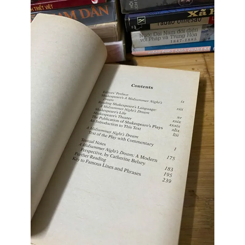 Sách cũ: A Midsummer Night's Dream - William Shakespeare 989735