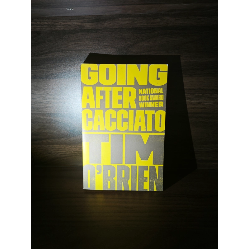 Ngoại văn "Going After Cacciato" - Tim O'Brien, dành cho độc giả trưởng thành đủ 18 tuổi 548271