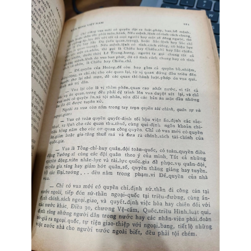 Việt sử văn minh Việt Nam thế giới sử địa lý - Lê Kim Ngân ( lớp mười hai abcd ) 126137