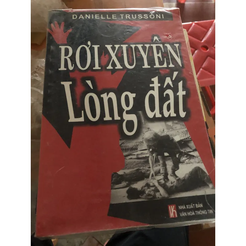 rơi xuyên lòng đất trussoni 592674