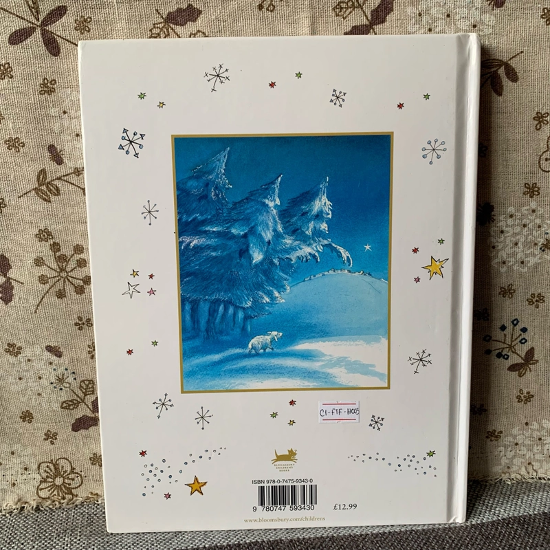 Sách tranh Christmas Treasury, Bìa cứng, Used, 95%, Picture Book For Kids 360724