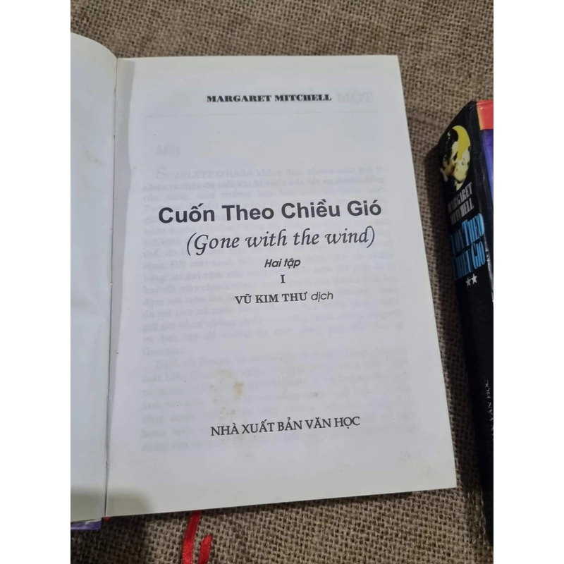 Cuốn theo chiều gió | bản dịch của Vũ Kim Thư
 309378