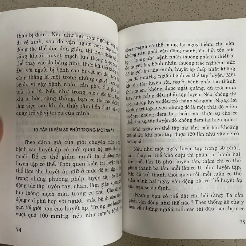 GIẢM HUYẾT ÁP BẰNG ĂN UỐNG & XOA BÓP BẤM HUYỆT 746136