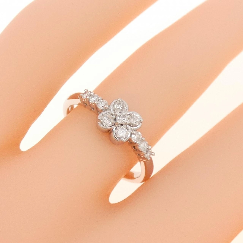 Nhẫn kim cương PT Flower 0.28CT 671871