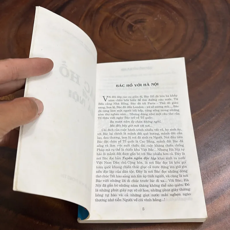 II Tủ Sách Danh Nhân Hồ Chí Minh: Bác Hồ Với Hà Nội - 2009 997970
