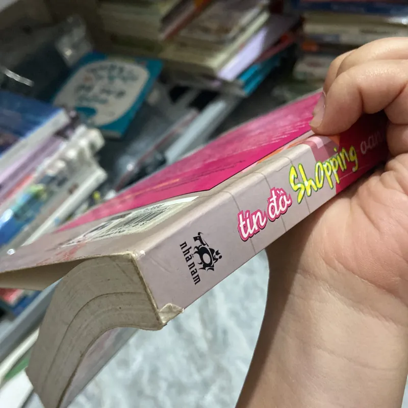 Tín đồ shopping oanh tạc Manhattan - Sophie Kinsella 970797