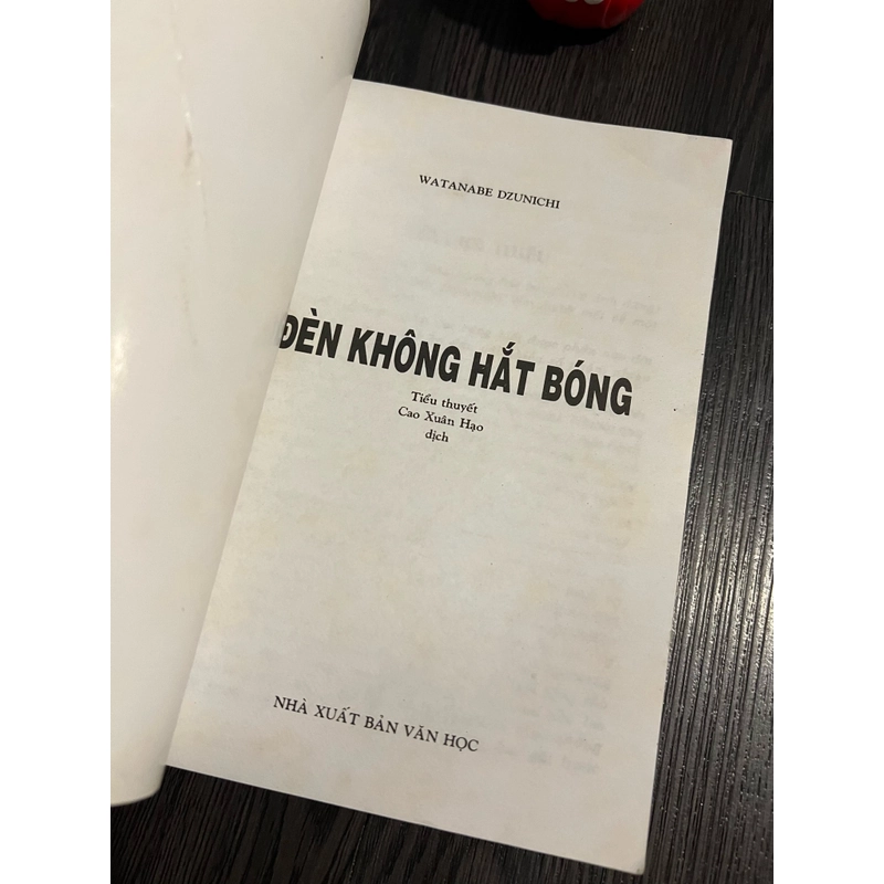 Đèn Không Hắt Bóng (Cao Xuân Hạo dịch) 275365