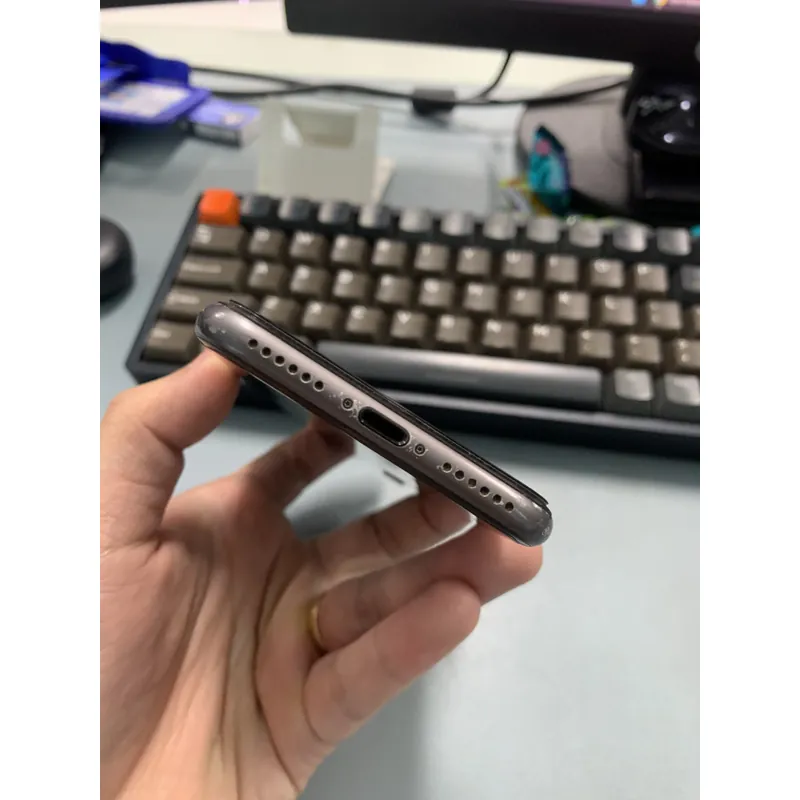 iphone 8 nguyên zin, mới thay pin DL 100%, đẹp 702828