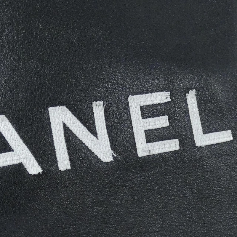 Túi xách Chanel Essential Line 46880 619845