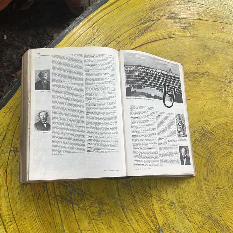 PETIT LAROUSSE- bìa cứng xuất bản năm 1961 596097
